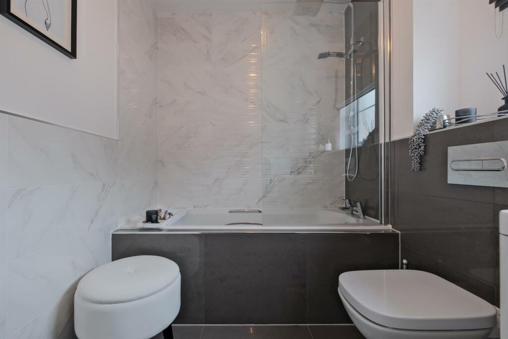 030-3 Burnhead Gardens Carluke ML8 4QL.jpg