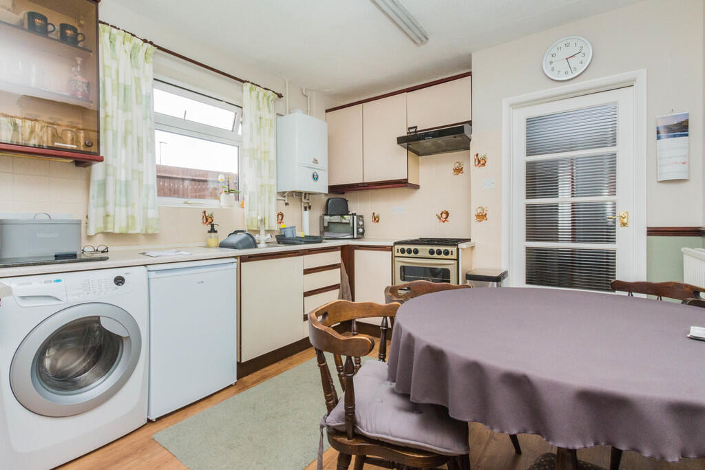 Kitchen/Breakfast...