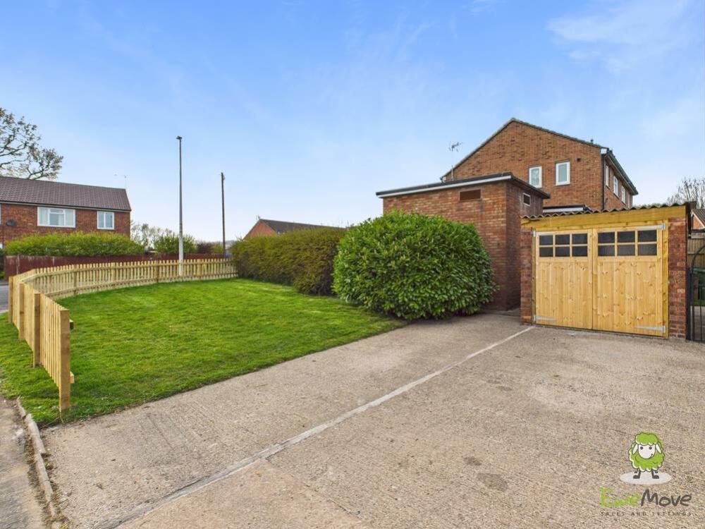 Front Garden - Emily Dimelow Ewemove Whitchurch an