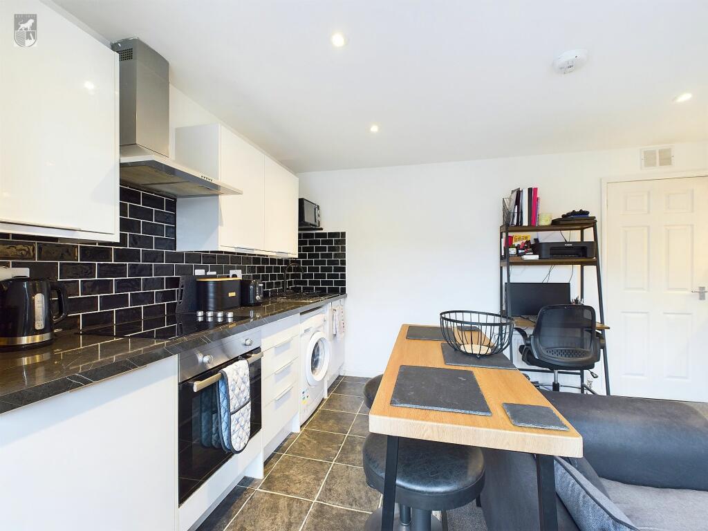 OPEN PLAN LIVING SPACE