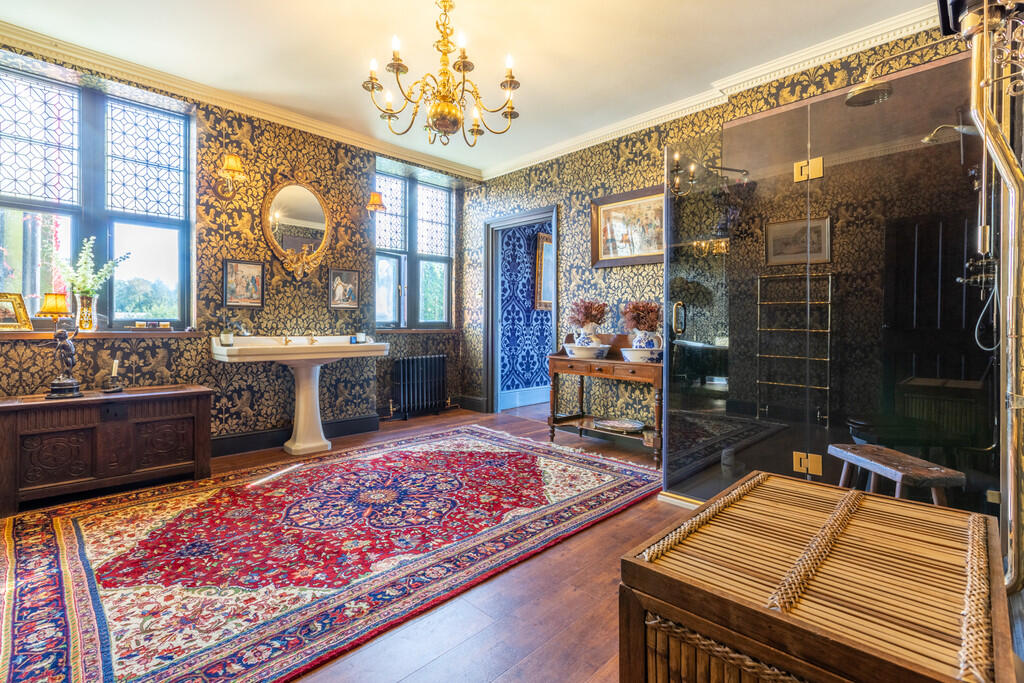 En-suite To Maste...