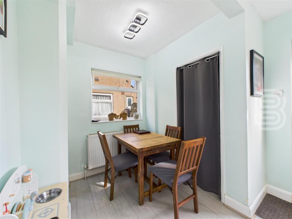 Kitchen Diner (3).jpg