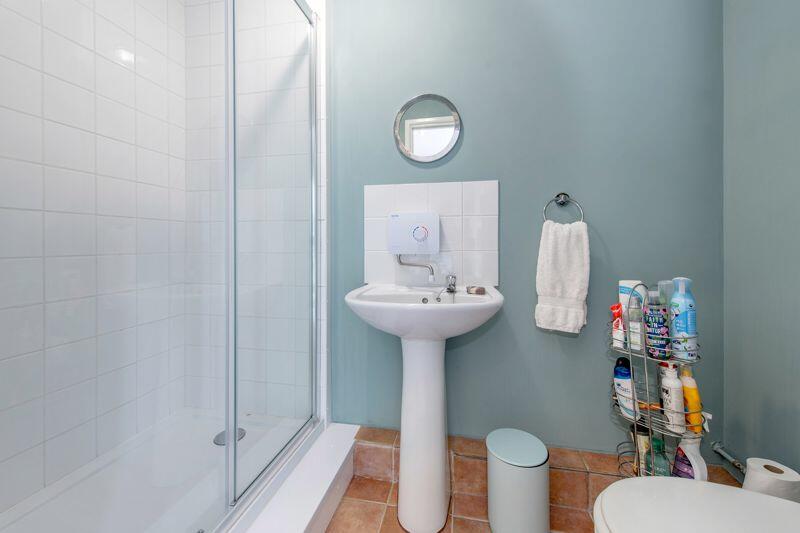Annexe shower room