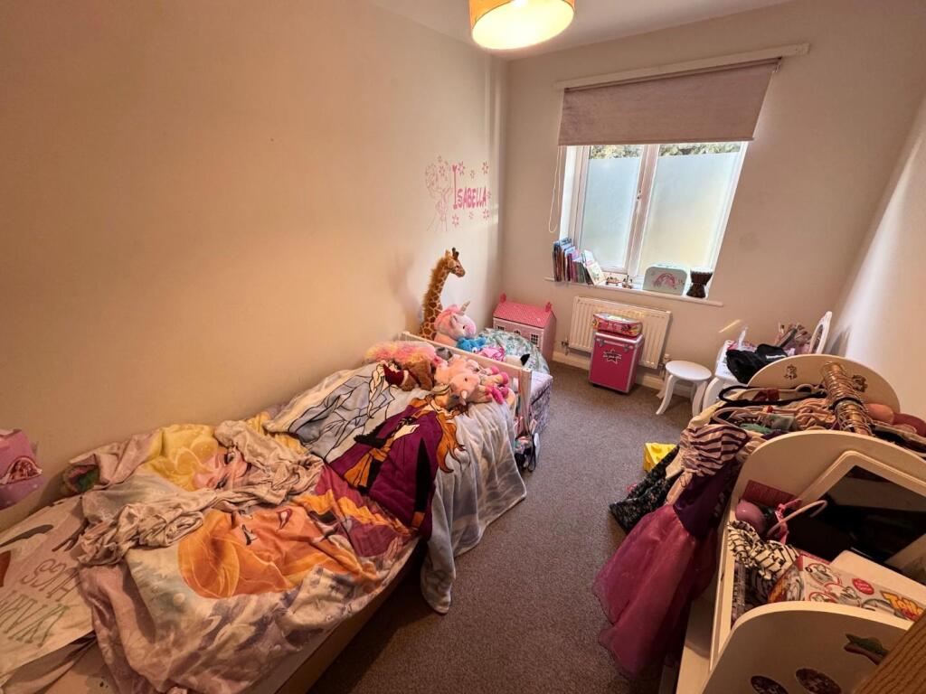 bed 2.jpg