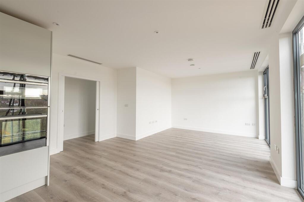 Flat 26 010.JPG