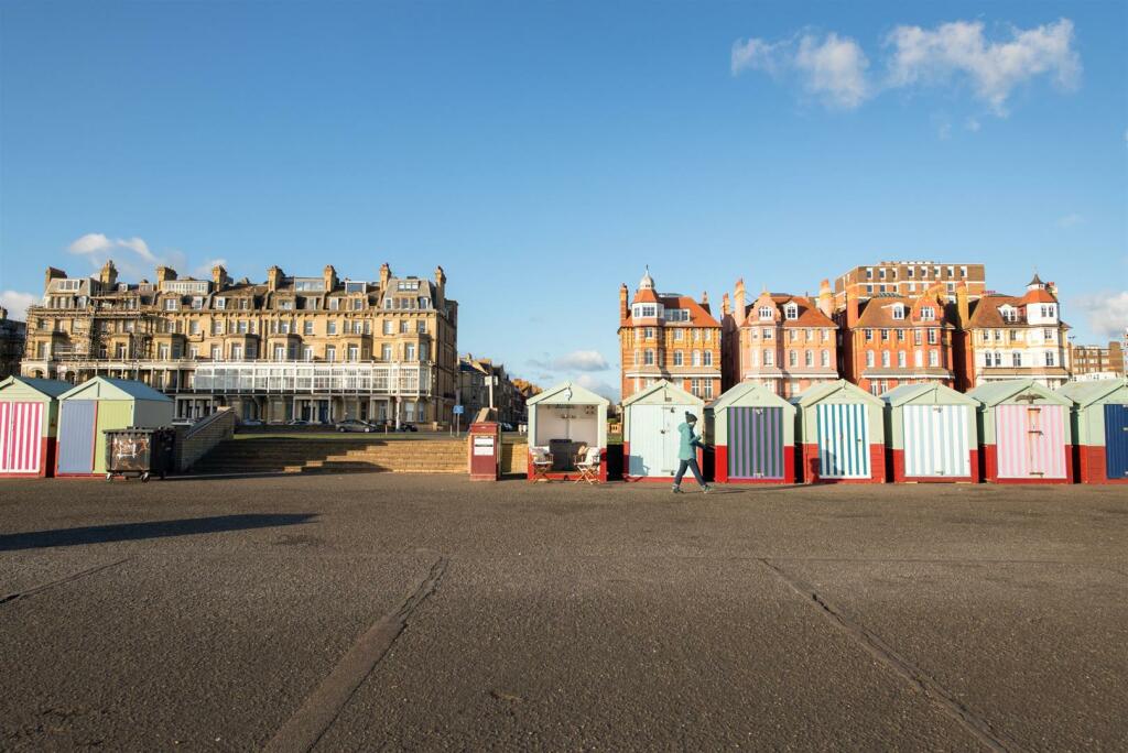 Beach Hut 121-9.jpg