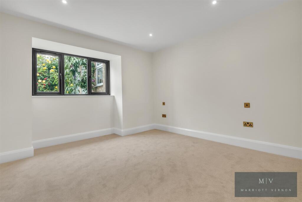 Croham Mount 16 MV-11.jpg