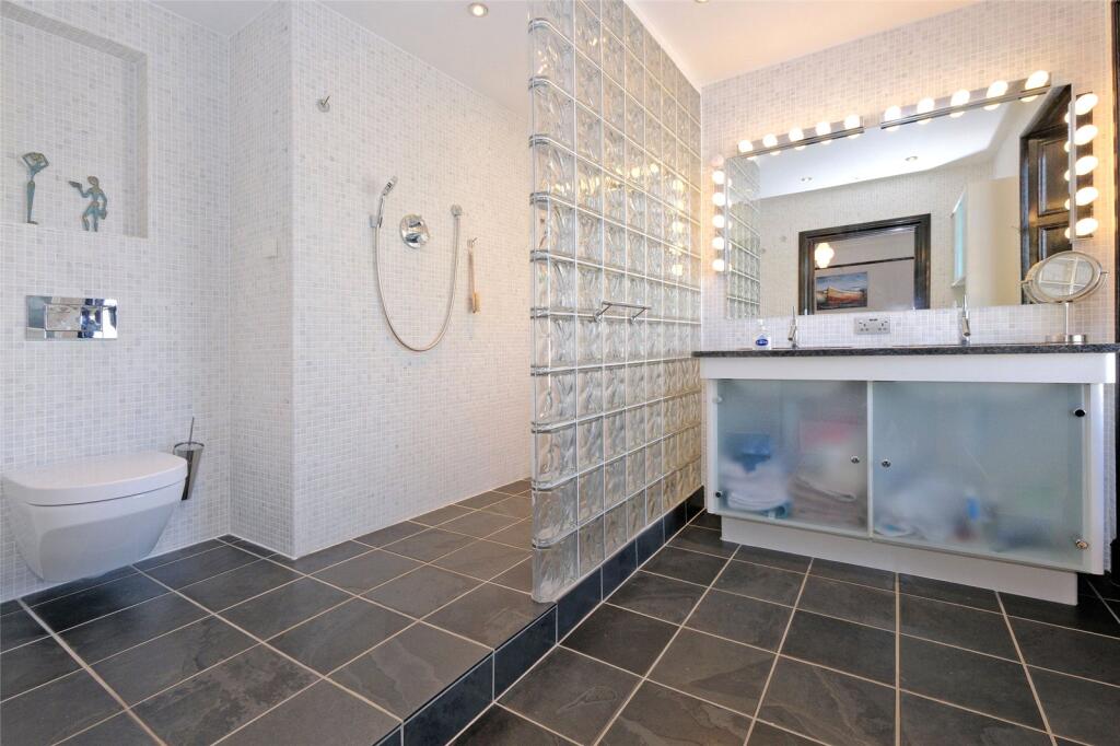 51 Albury Rd