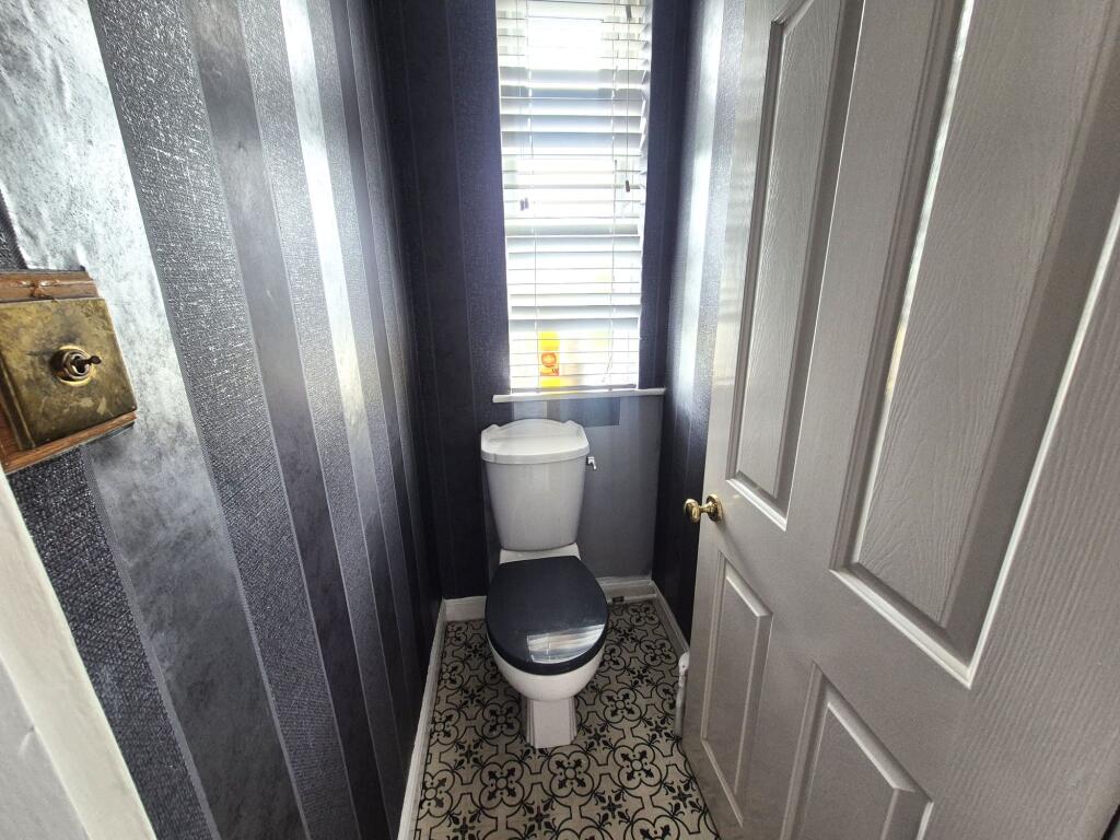 W.C (upstairs)