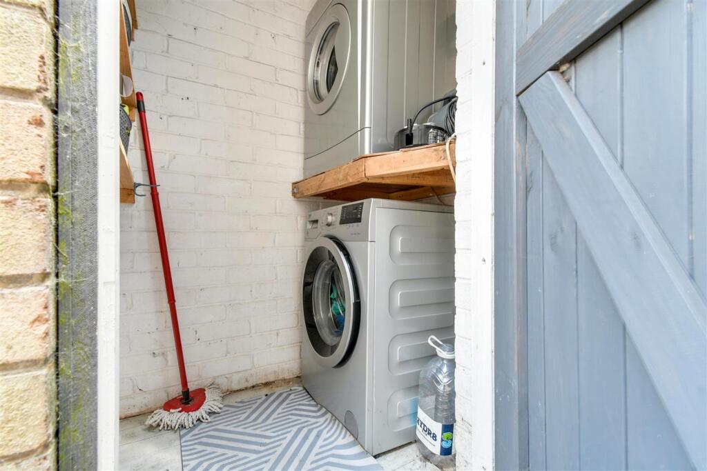 Outdoor utility
