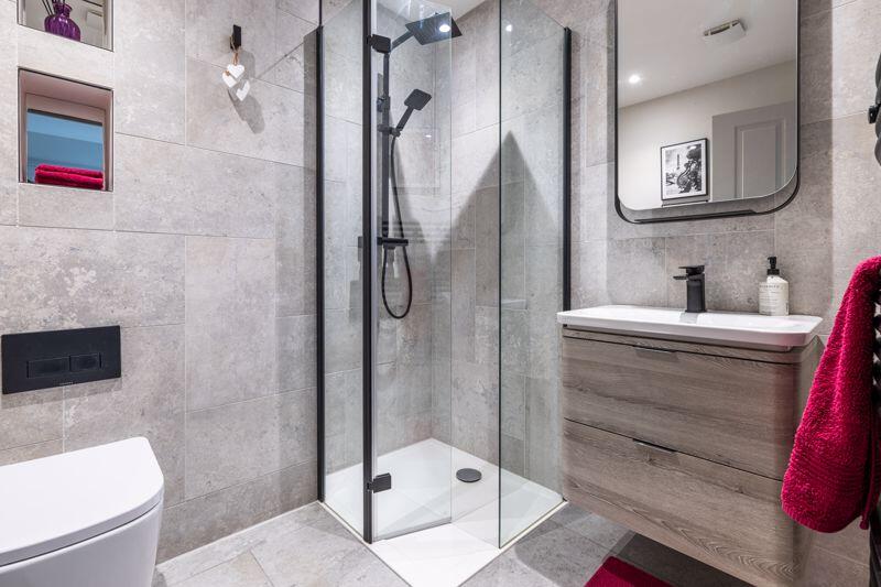 Family Shower Room 2