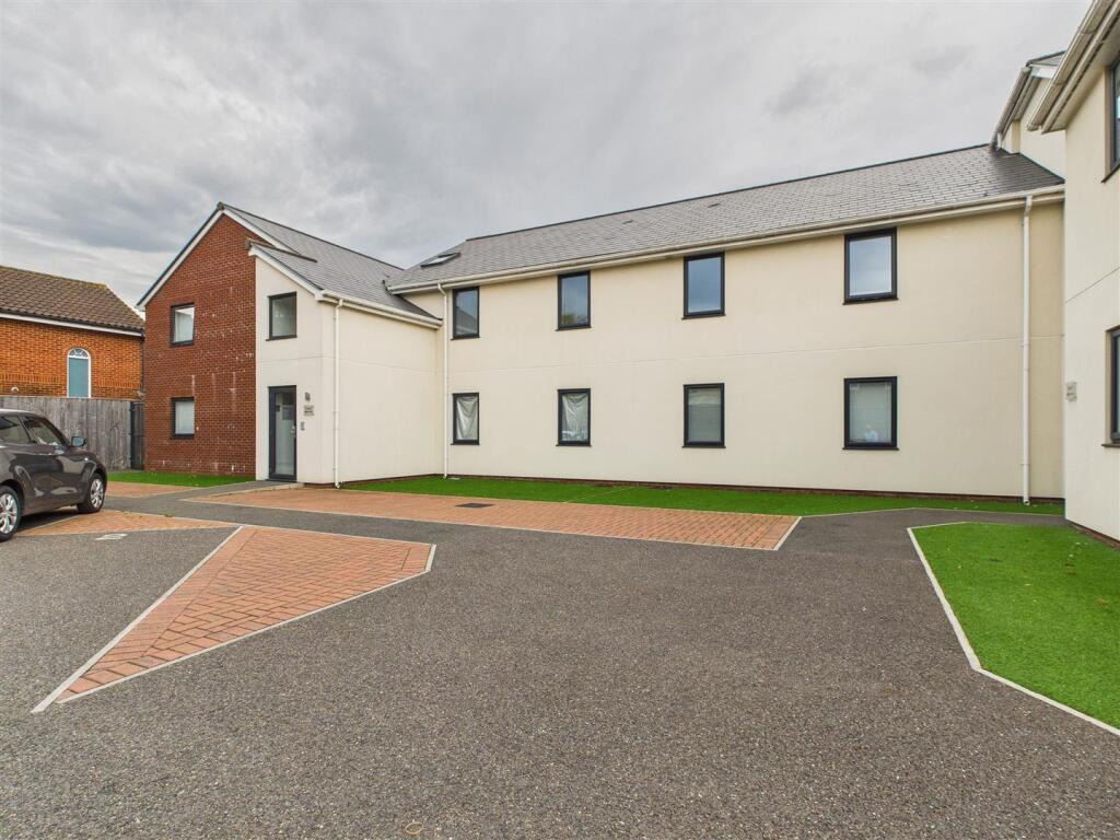 2 Webbs Court - 00.jpg