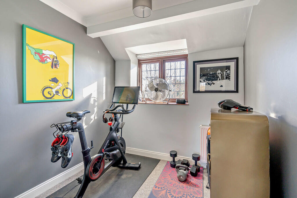 8671259-interior2...