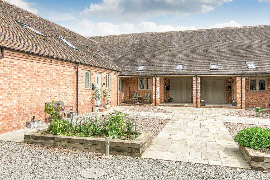 3 Poplars Yard, Shuttington