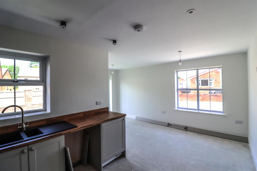 OPEN PLAN DINING KITCHEN