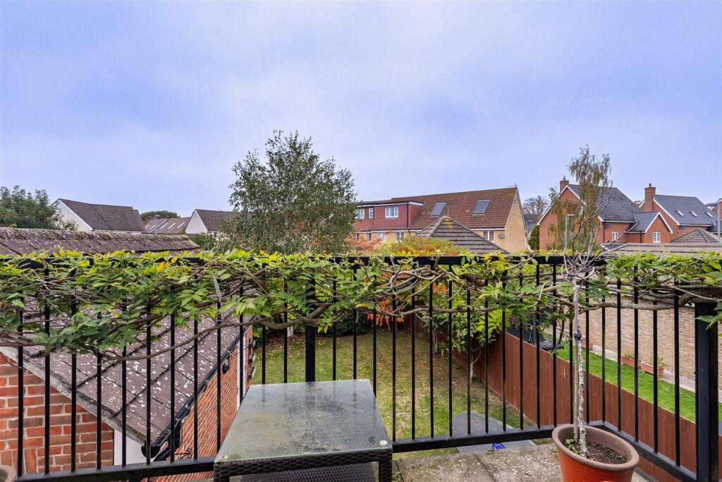 12 Boleyn Row (12).jpg