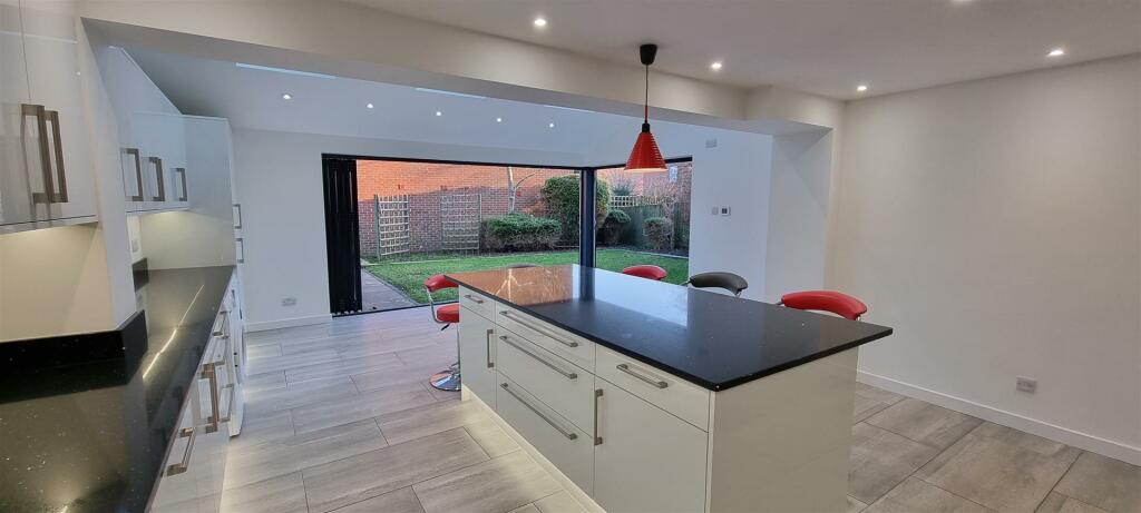 Kitchen Family Room