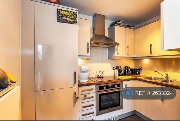Fully Fitted Kitchen
