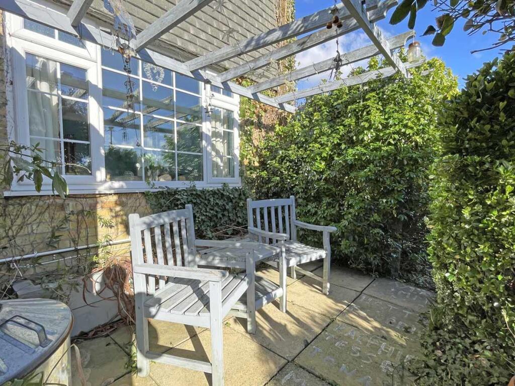 Drax Gardens 23 Garden 6.jpg