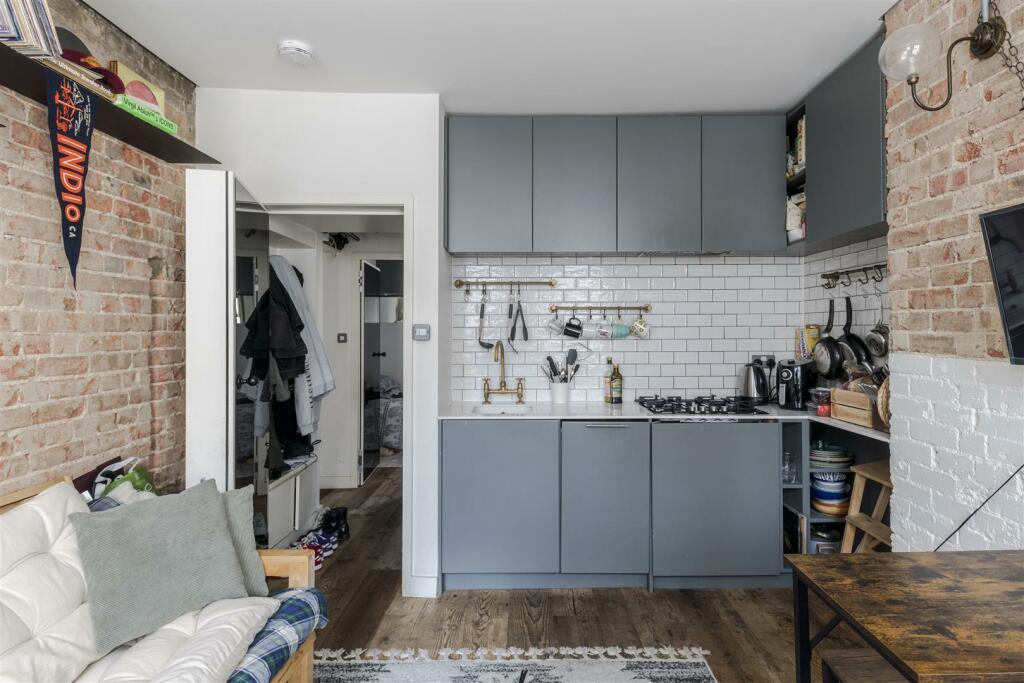 10 Minehead House-8.jpg
