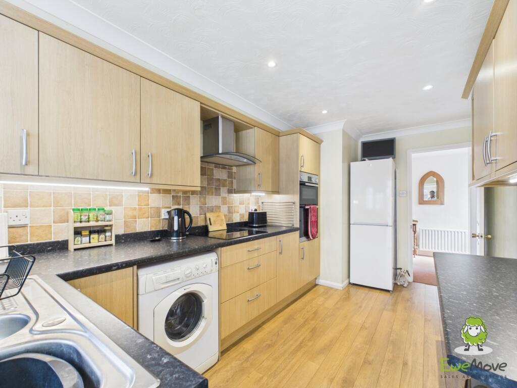 EweMove Estate Agents Basingstoke - 14 Lambs Row