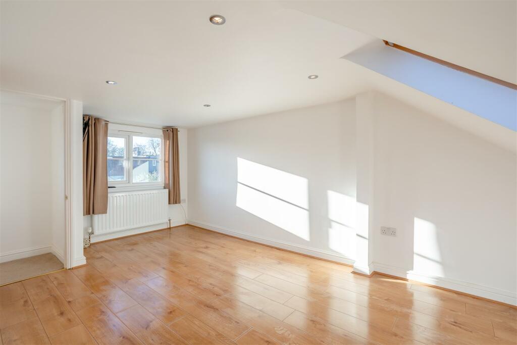 loft bedroom.jpg