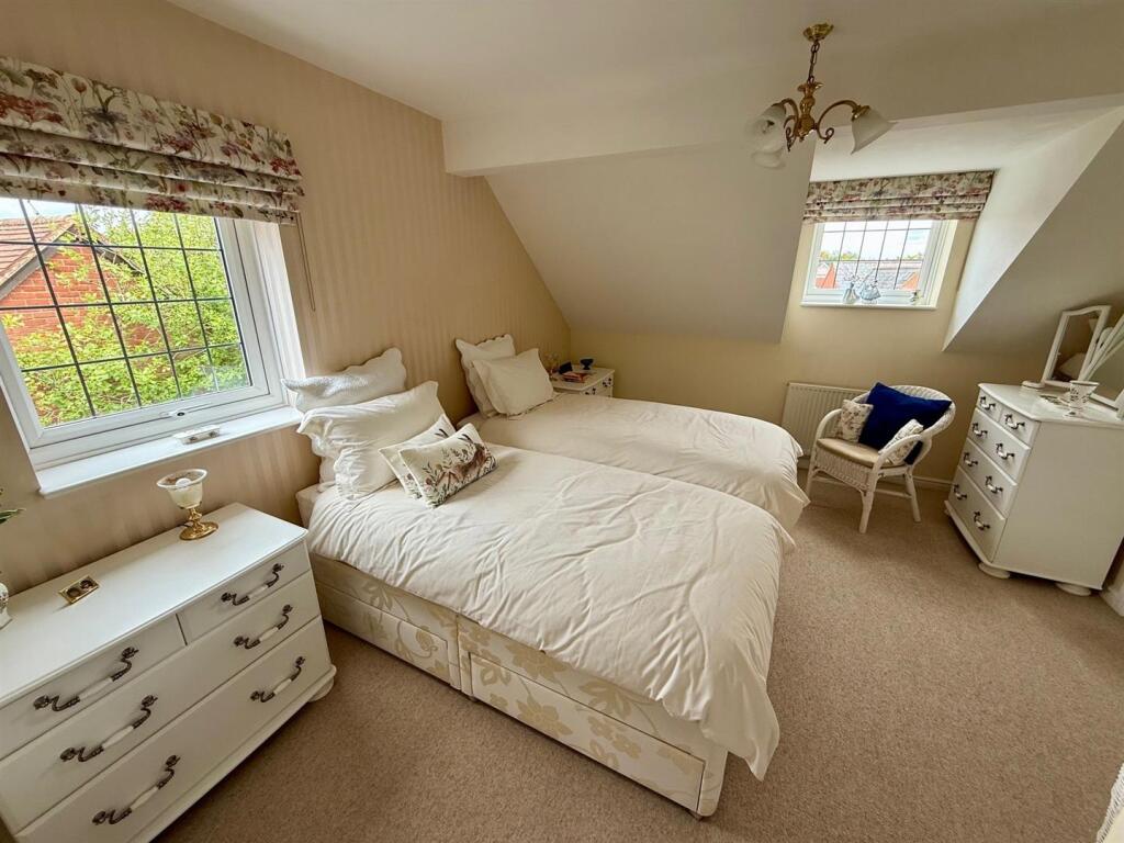 TBL15 Bed1.jpg