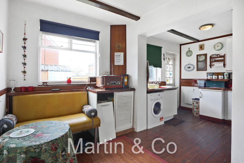 1438634113 - 2 Li...