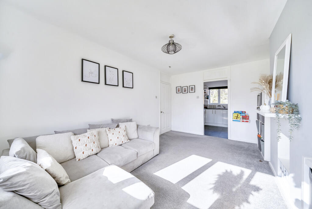 1364341-4-68e7975...