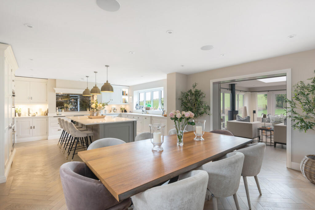 Kitchen/Dining/Famil