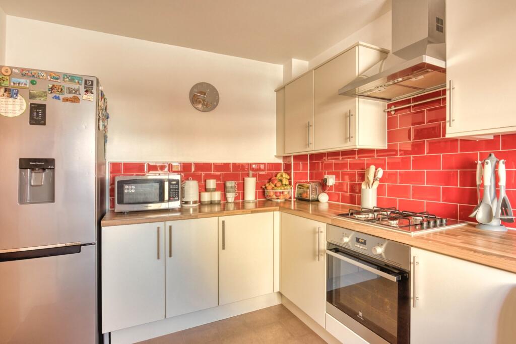 Ewemove Taunton - Roys Place (17)