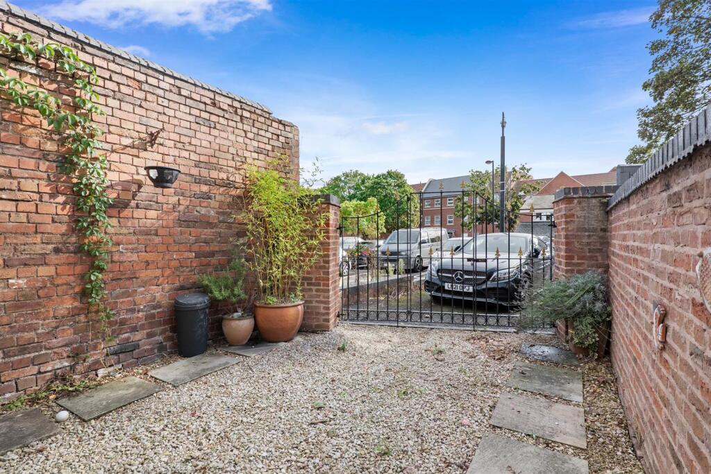 7 Edgar Street - parking area.jpg