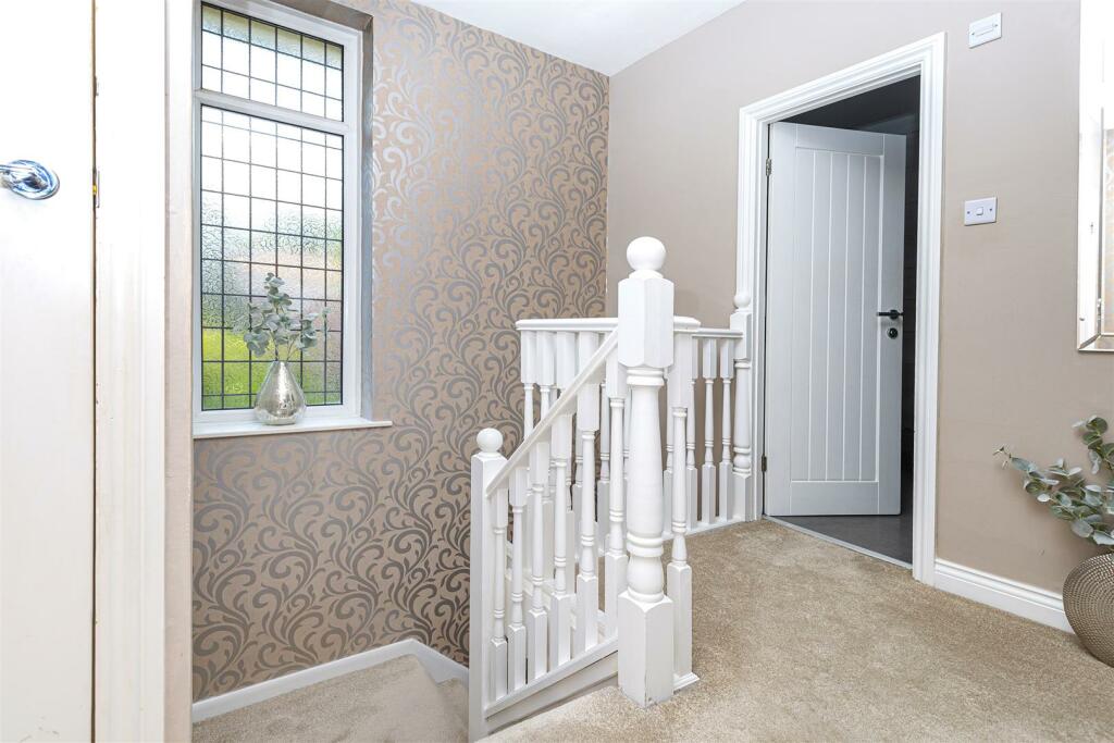 Bramleys Estate Agents - Butternab Road (landing).