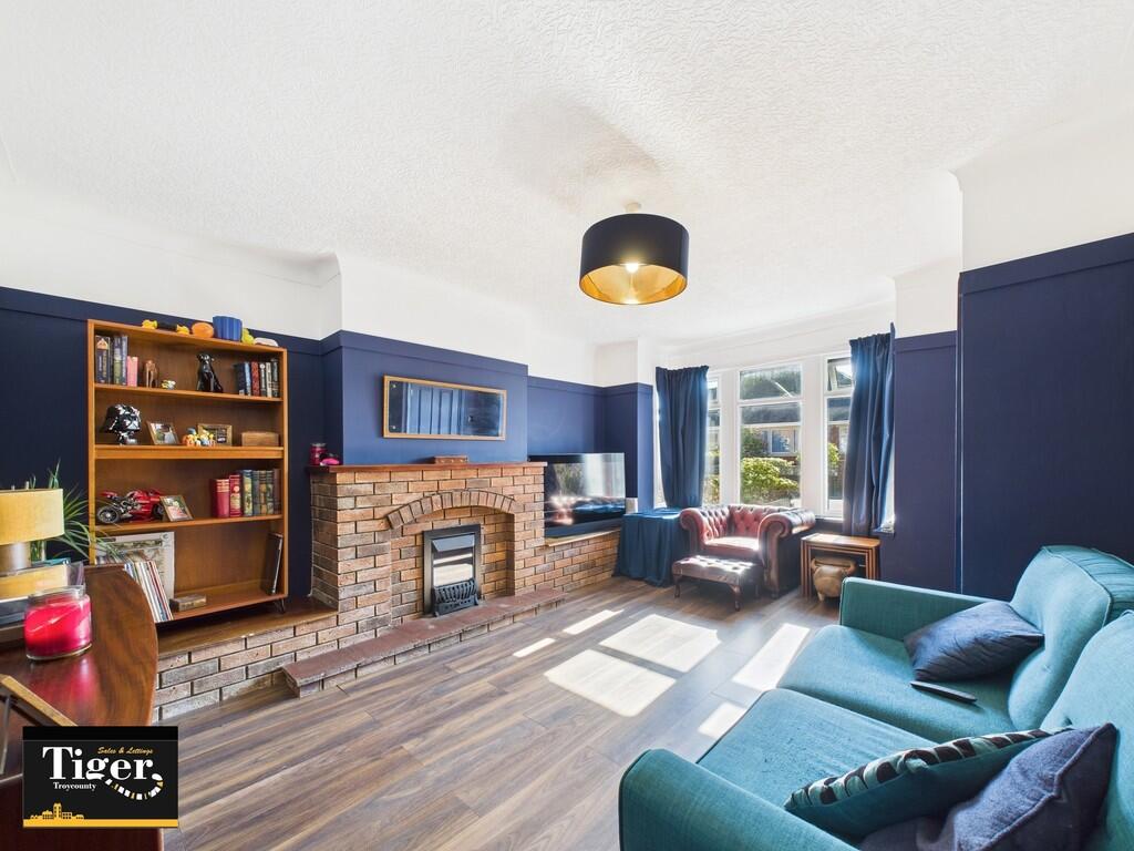 CAM02176G0-PR0518...