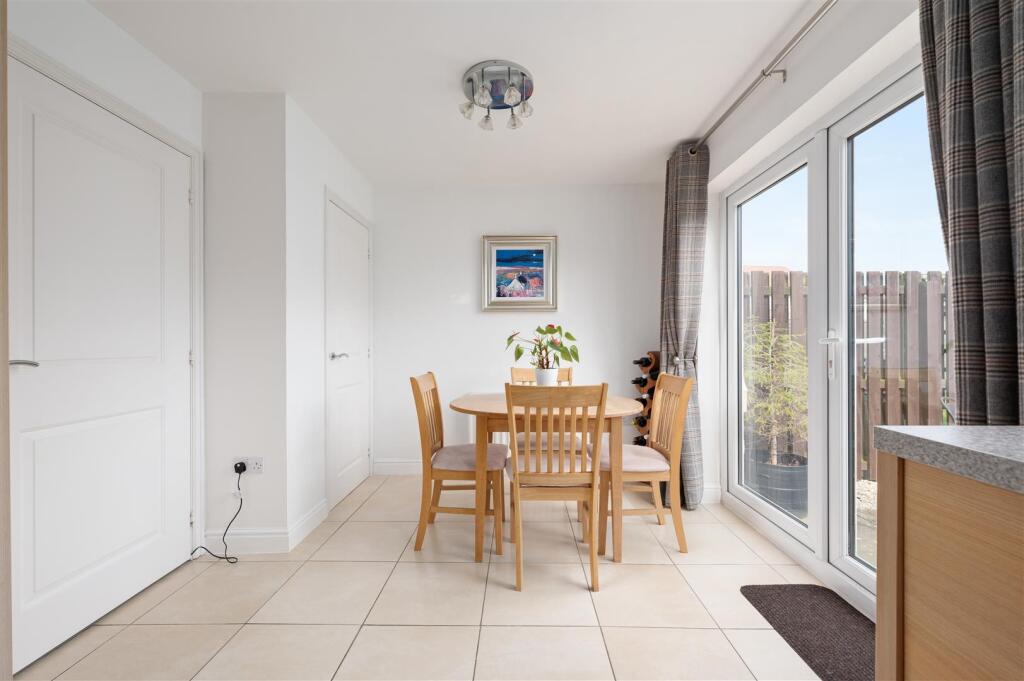 41 Middlebank Rise 014.JPG