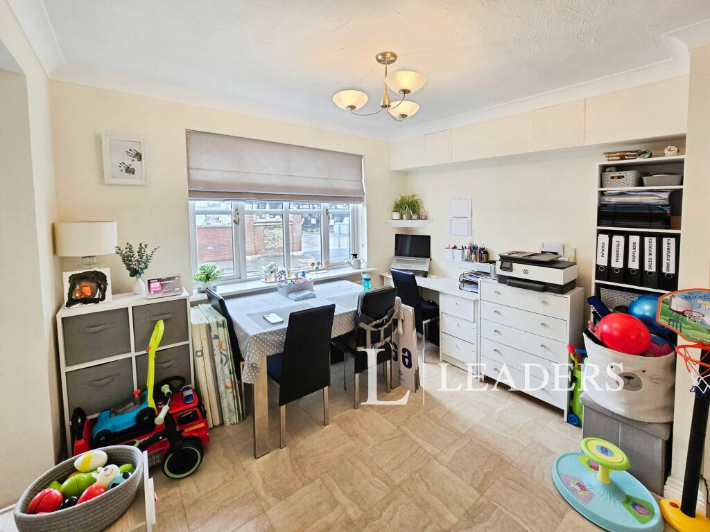 6 Dining Area