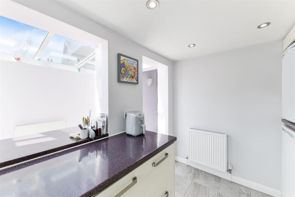 FERNDALE ROAD (10).jpg