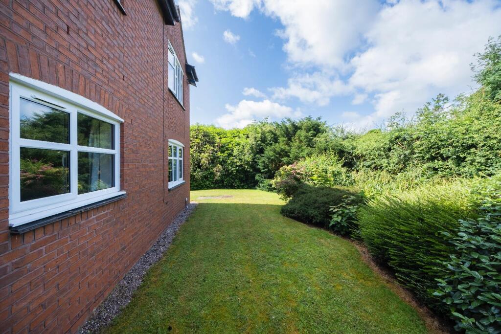 28 Rathbone Park-018.JPG
