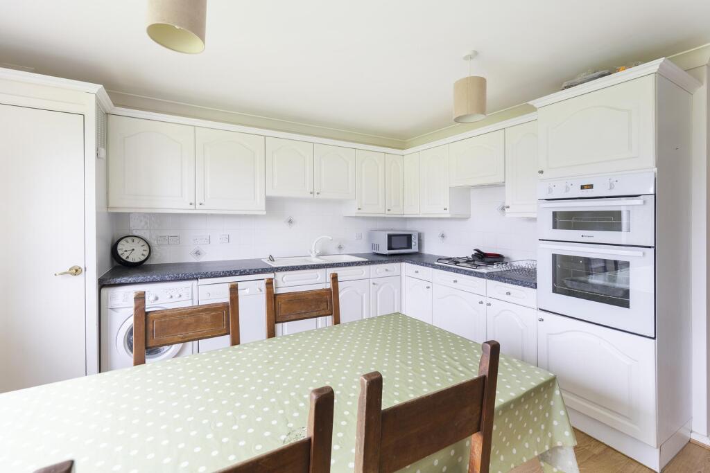 Kitchen ()