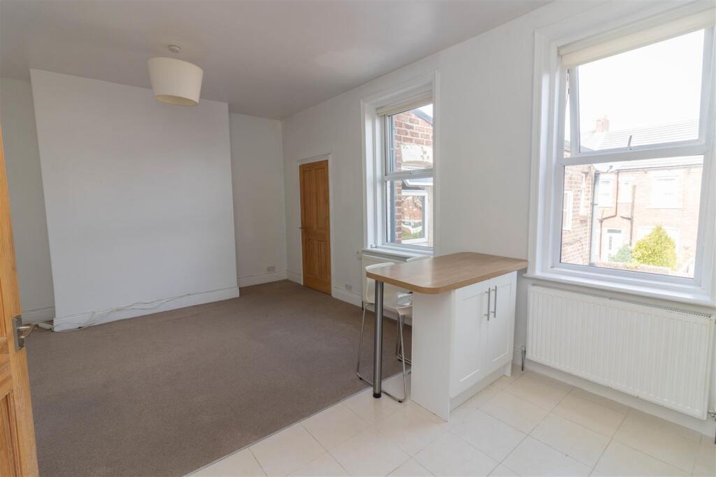 Lounge/Kitchen