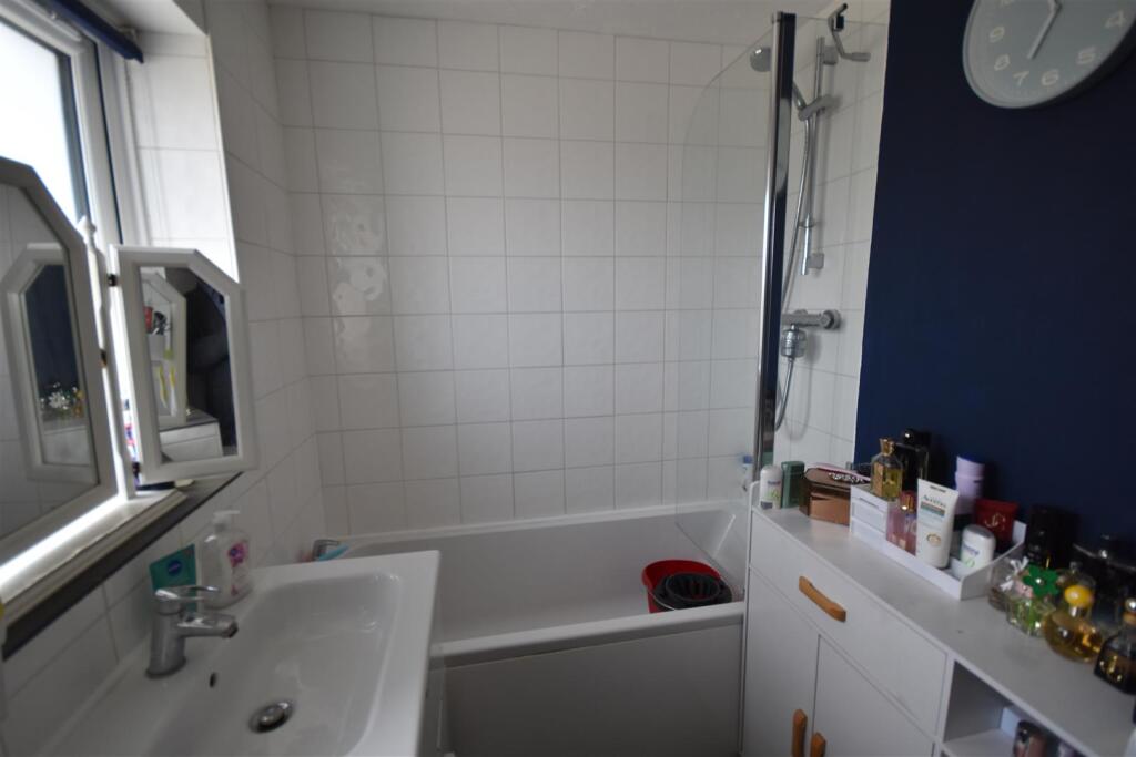 Bathroom two shower.JPG