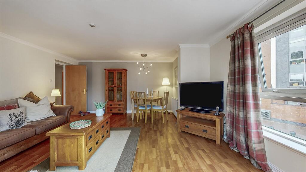 1 Castle Street Flat 3_15.jpg