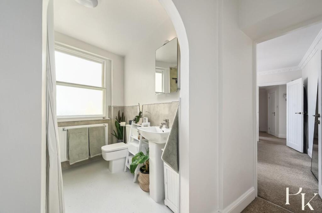 flt-6-osbourne-mansions-bn3 (2) .jpg