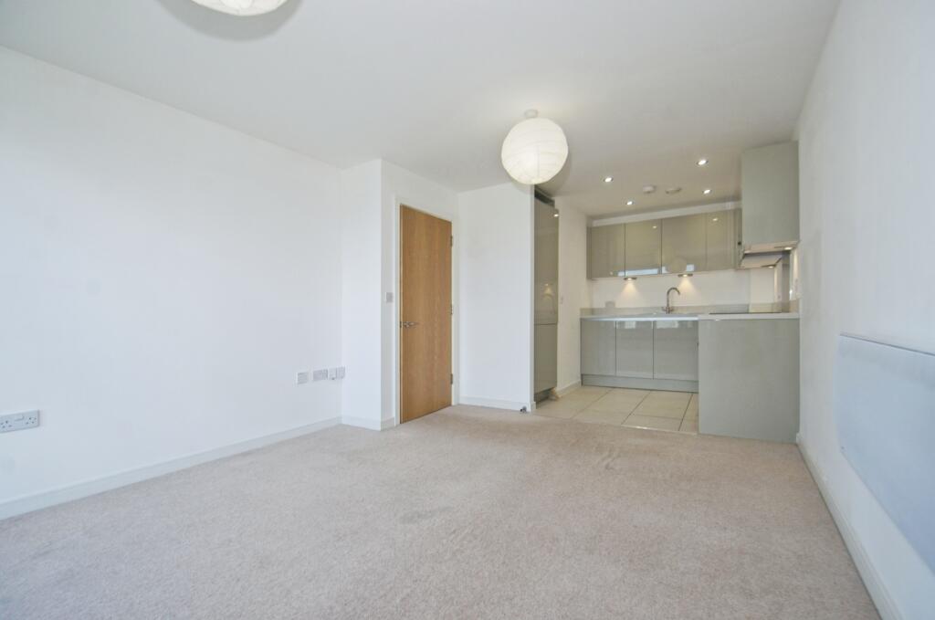 Lounge/Kitchen
