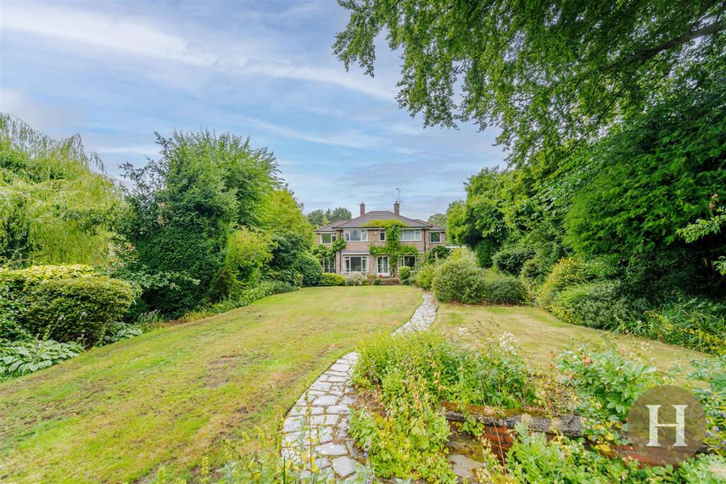 Hadleigh Estate Agents-48.jpg