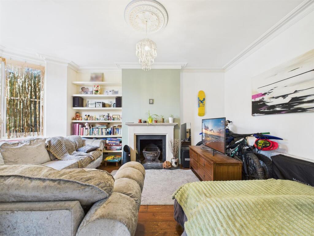 17 - Semi-detached House for Auction, Pill.jpg