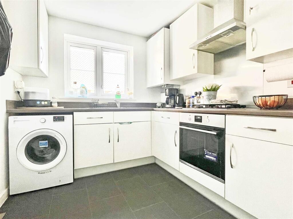 Kitchen3.jpg