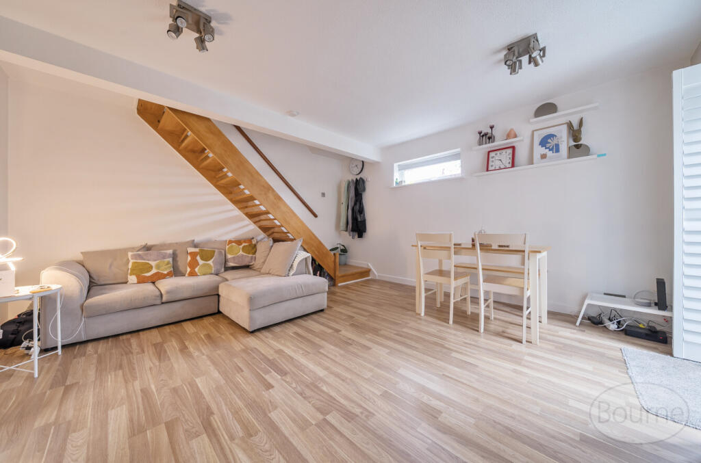 2574ad37-6a20-4a3...