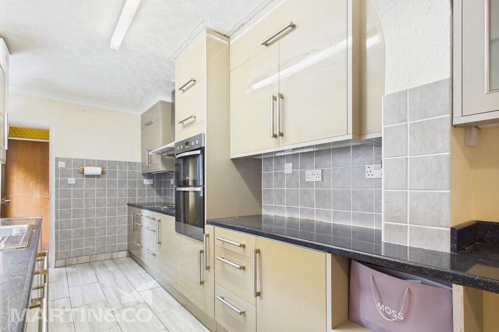 CAM01953G0-PR0105...