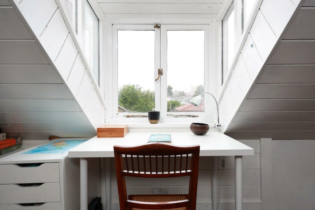 24 Montague Hill 51.JPG